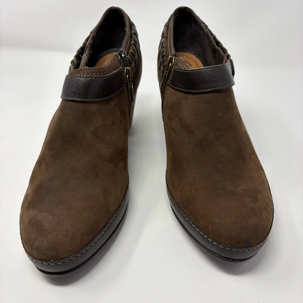 Clarks Artisan Brown Leather Suede‎ Western Booties Size 10